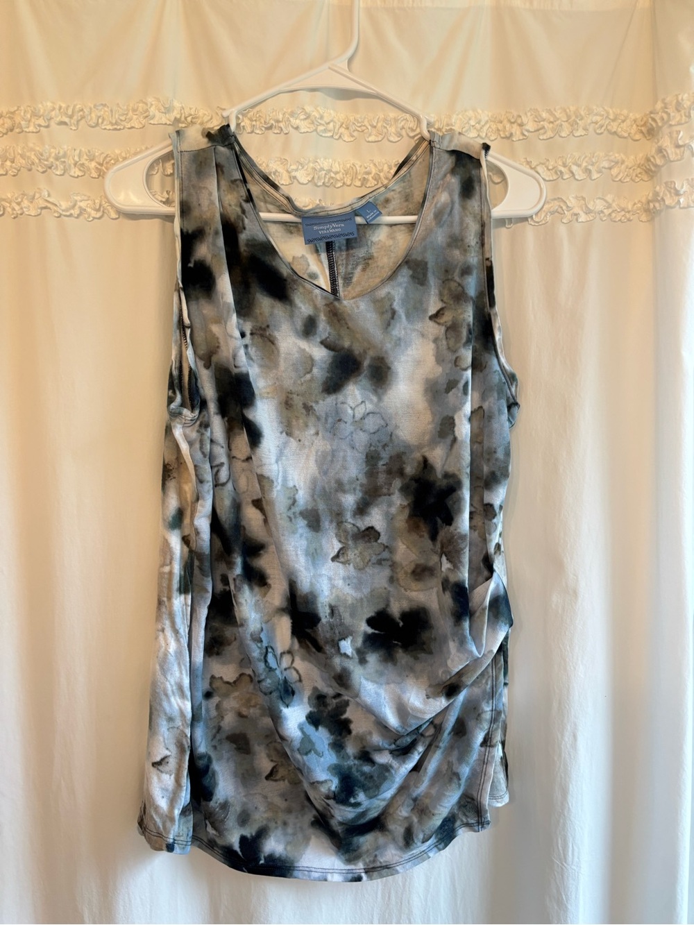 Simply Vera Vera Wang Black and Gray Watercolor Scoop Tank